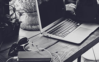 锡安24+9浓眉25+17 鹈鹕力克独行侠取5连胜